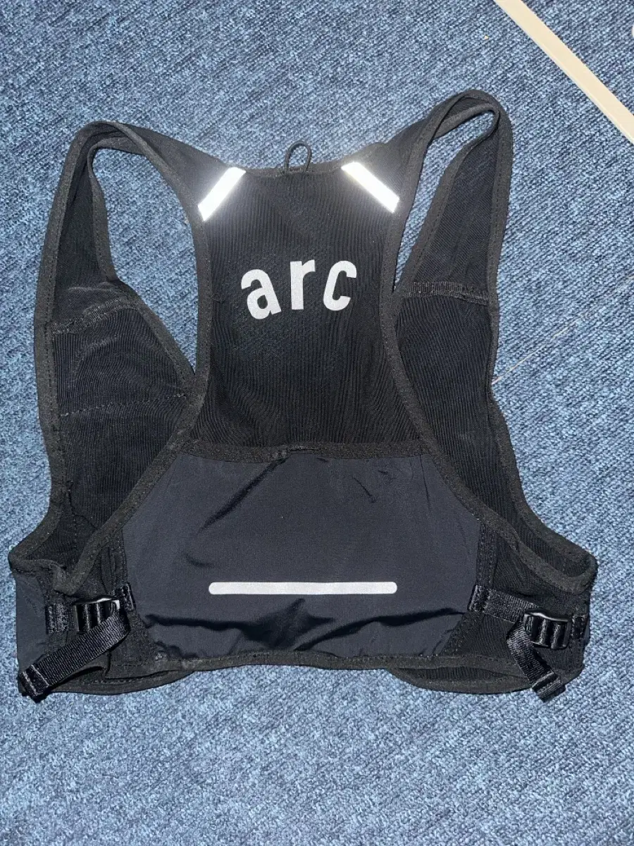 ARC 에이알씨 10km Running Vest small